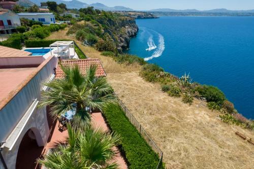 Splendida Villa Con Vista Mozzafiato E Piscina