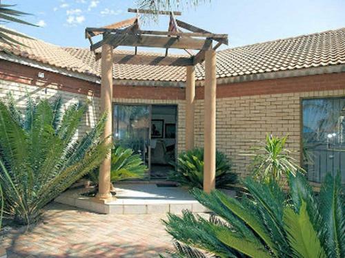 Tamarisk Guest Lodge