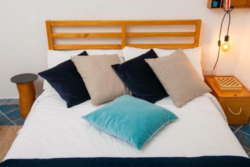 Light Blue - Apartment In The Middle Of Everything