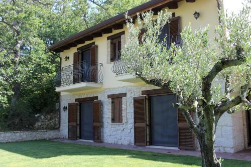 Casa Immersa Nel Verde