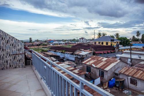Triniti Airport Hotel