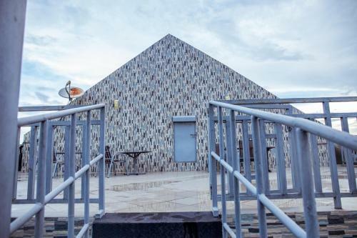 Triniti Airport Hotel