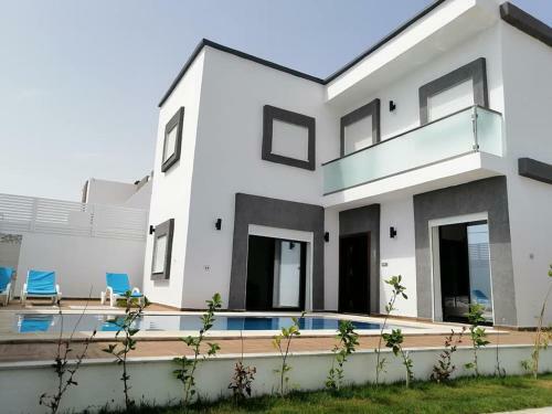 Villa Avec Piscine Priv�e 38639