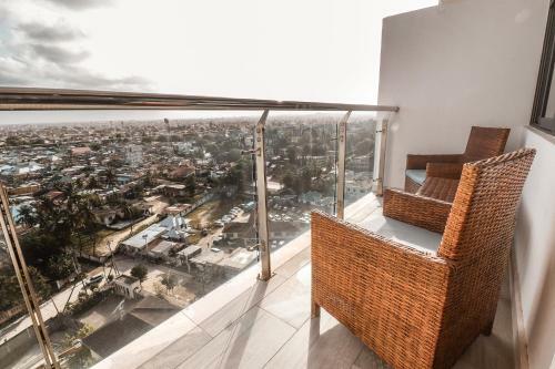 Modern 1br Serviced Apartment With A Balcony
