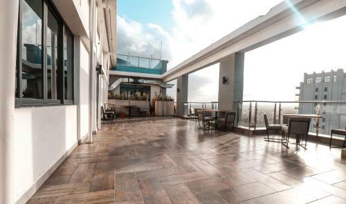Modern 1br Serviced Apartment With A Balcony