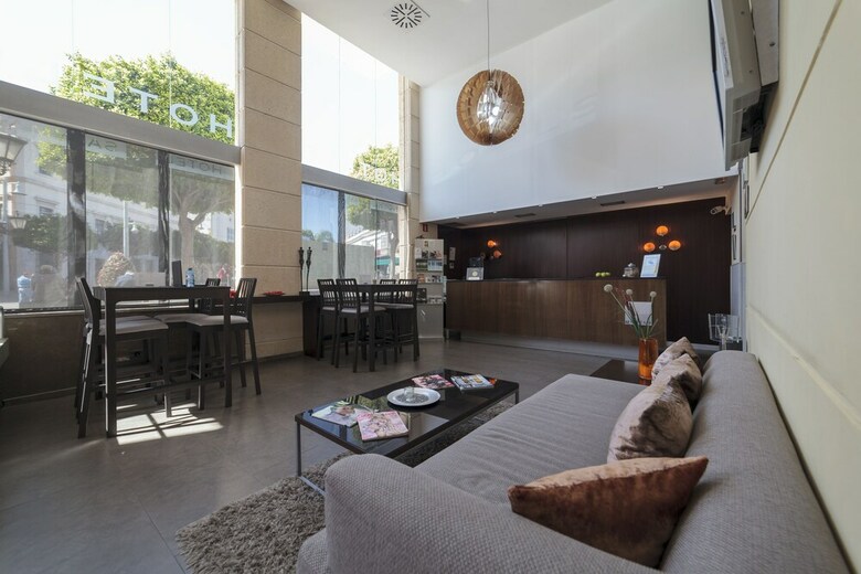 Hotel H2 Salymar
