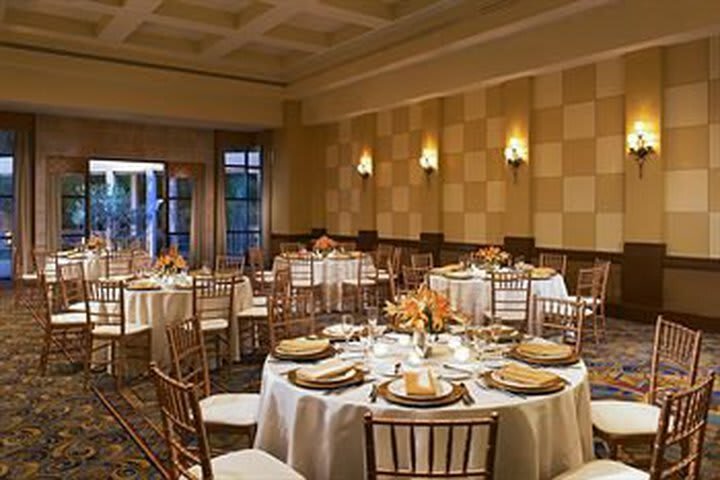 Sheraton Crescent Hotel