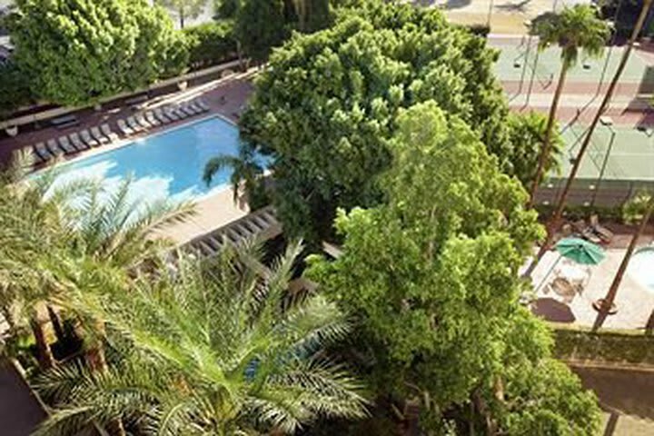 Sheraton Crescent Hotel