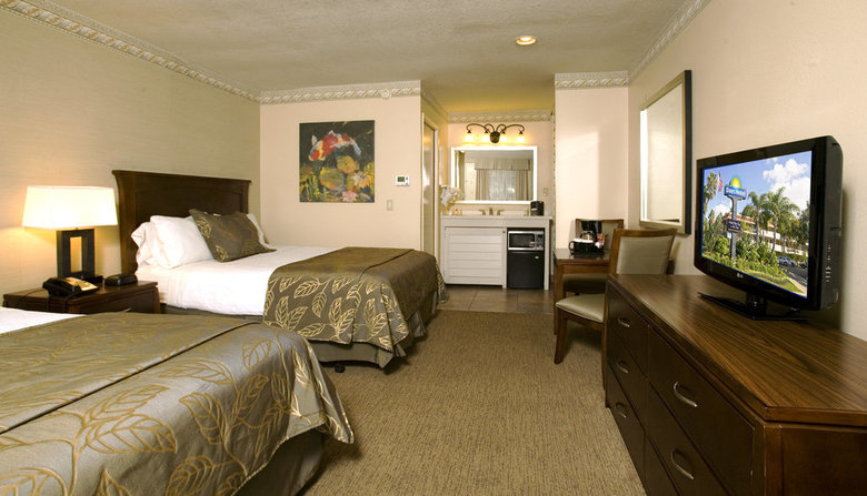Days Inn Hotel Circle