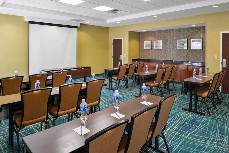 Hotel Springhill Suites Fresno