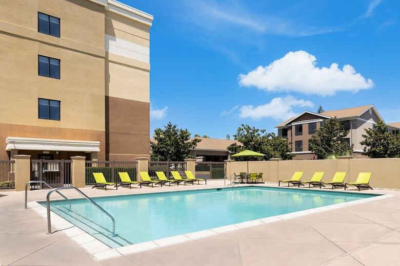 Hotel Springhill Suites Fresno