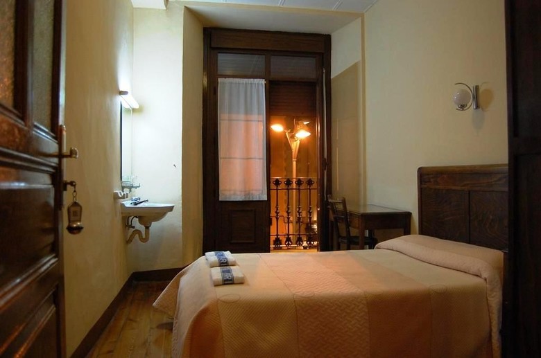 Hostal Paris