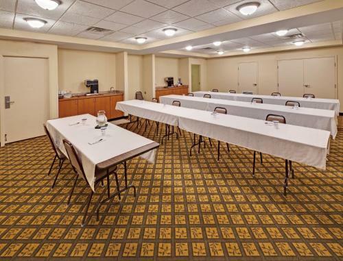 Hotel Candlewood Suites Omaha Airport