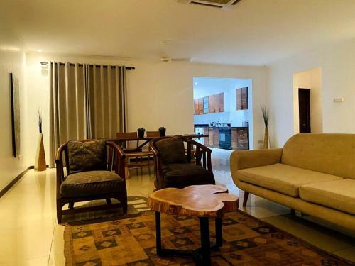 Beautiful Spacious 2 Bedroom 2nd Floor Apartment