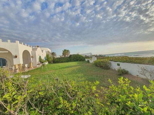 Hostal Maamoura Beach House