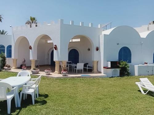 Hostal Maamoura Beach House