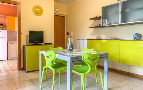 Nice Apartment In Tortoreto Lido With 2 Bedrooms
