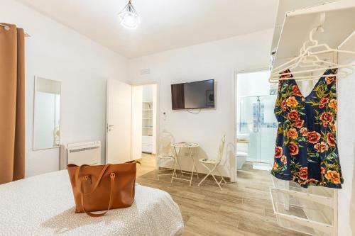 Bed & Breakfast Acquazzurra Guest House