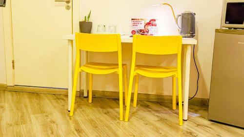 Yellow Door Apartments
