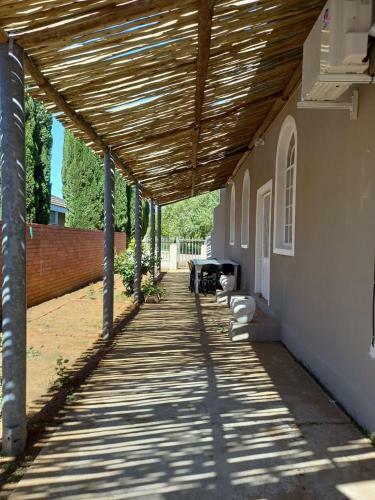 Hostal French Rose