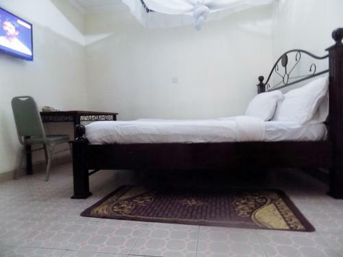 G-one Hotel