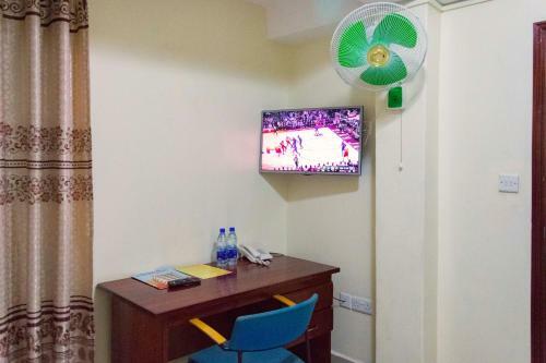 G-one Hotel