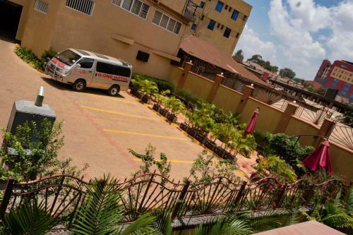 G-one Hotel