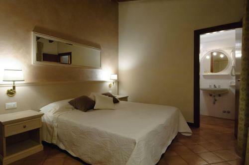 Hotel Albergo Cavallino 10