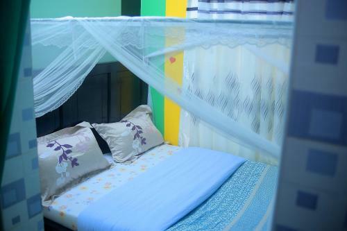 Free Wifi, Free Breakfast At Awooooo Accommodation Kampala
