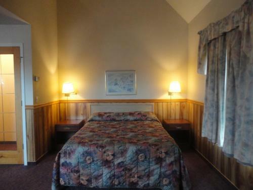 Rainbow Motor Inn