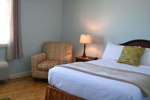 Anchor Inn Hotel And Suites