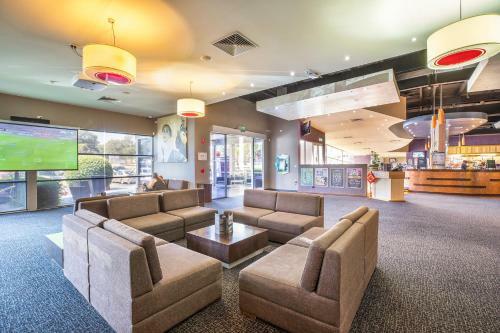 Sandown Park Hotel Noble Park