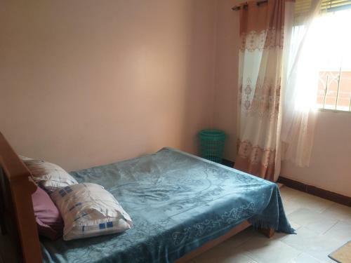 One Bedroom Sitting Room And Kitchen Apartment