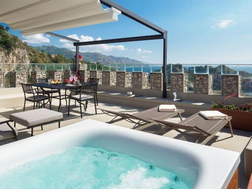 Modern Apartment In Taormina Sicily With Jacuzzi
