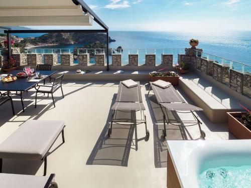Modern Apartment In Taormina Sicily With Jacuzzi