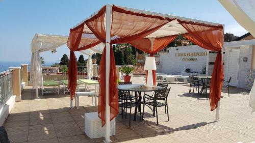 I Due Grifoni Apartments