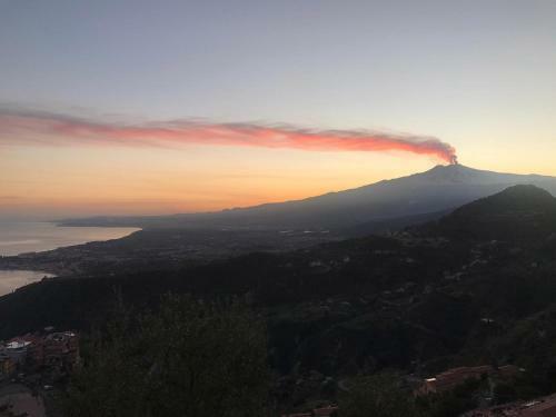 Rocca Del Saraceno Apartment - Etna View
