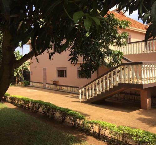 Villa For Rent In Kampala Najjera