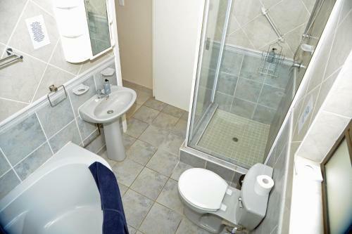 Hostal Billfish Apartments