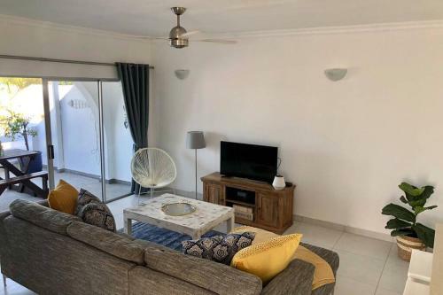 42 Thira - Beautiful Beach Apartment