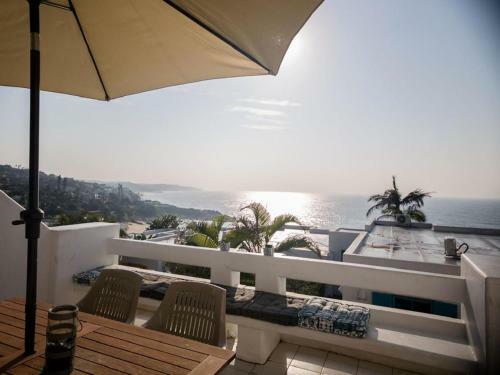 Lovely Santorini Beach Apartment