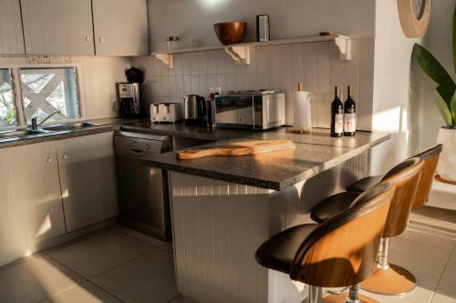 Lovely Santorini Beach Apartment