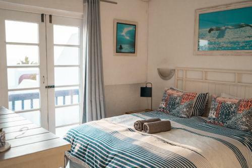 Lovely Santorini Beach Apartment