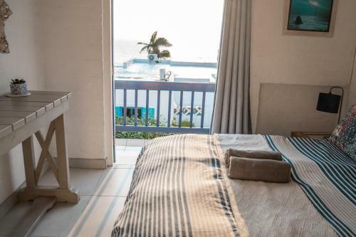 Lovely Santorini Beach Apartment