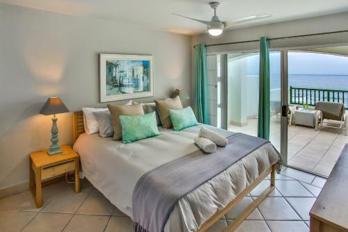 15 Skiathos-spacious Family Beachfront Apartment