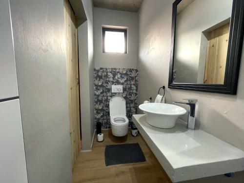 Hostal Le Bezz Guesthouse