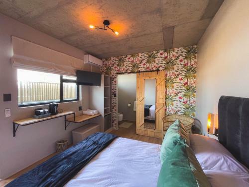 Hostal Le Bezz Guesthouse