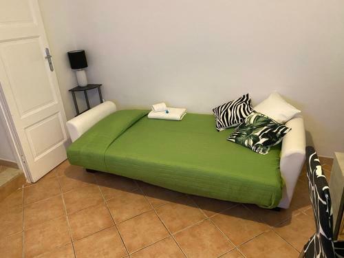 Skip Intro Apartment