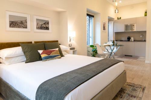 Hostal Longo Suites