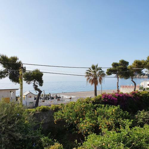 Luxury Beachfront Apartment Taormina Pool And Parking